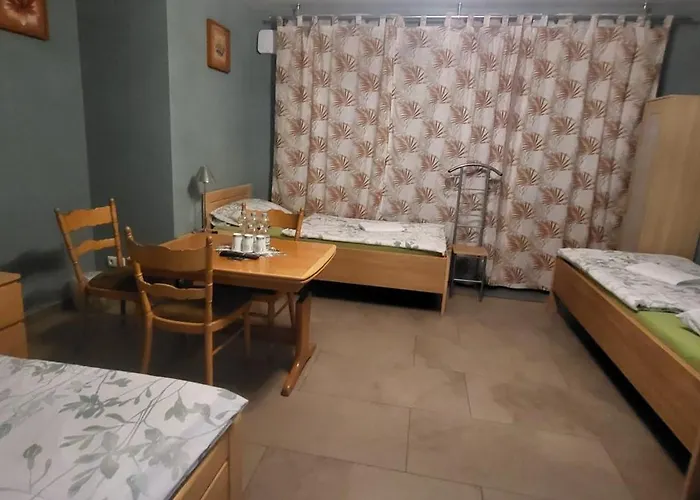 Гостевой дом Seelze-letter Monteurzimmer / / Messezimmer *